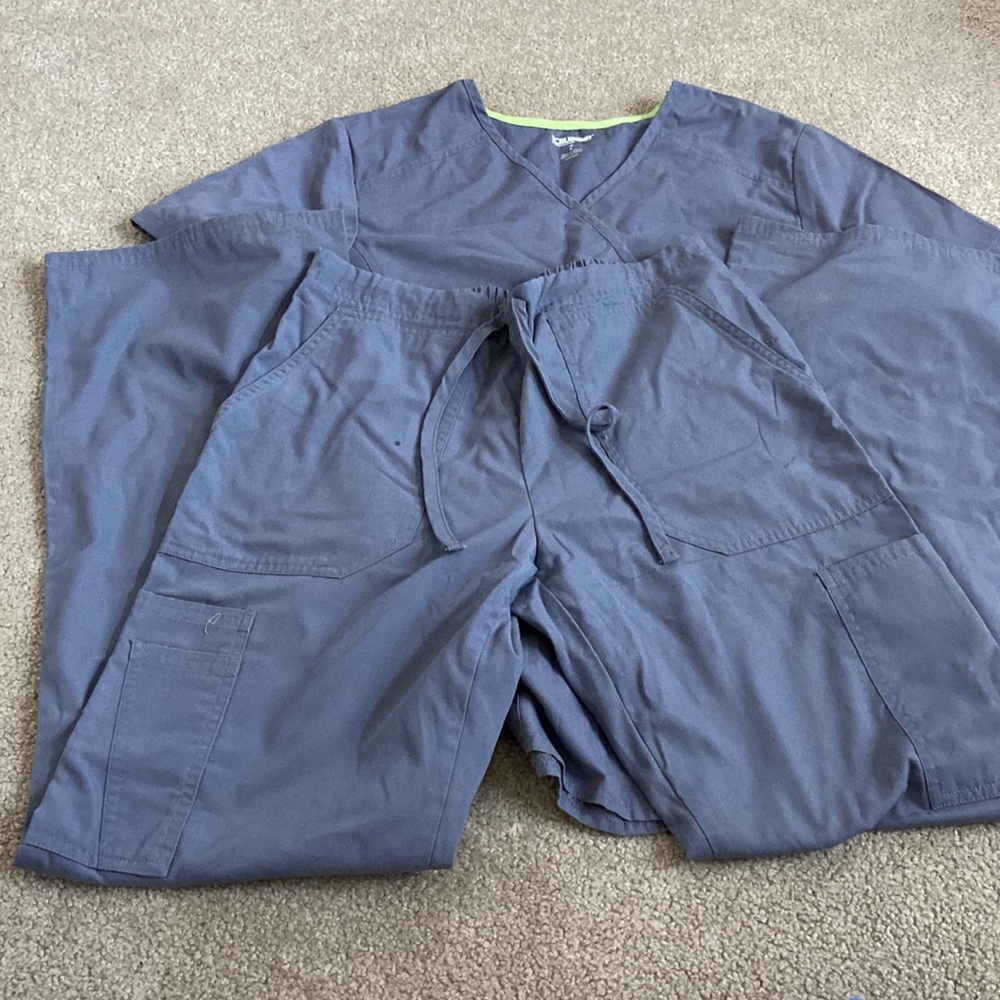 Scrub Set - Picture 2 of 2